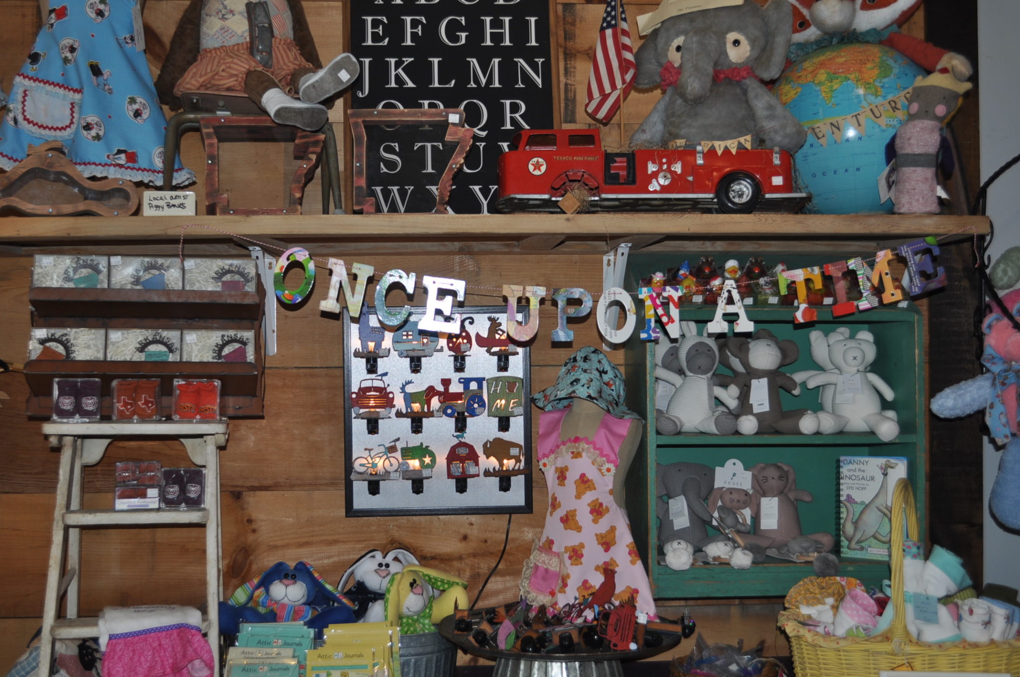 Lillie Hobbs Bakery, Lunch, Antiques, and Local Art just south of