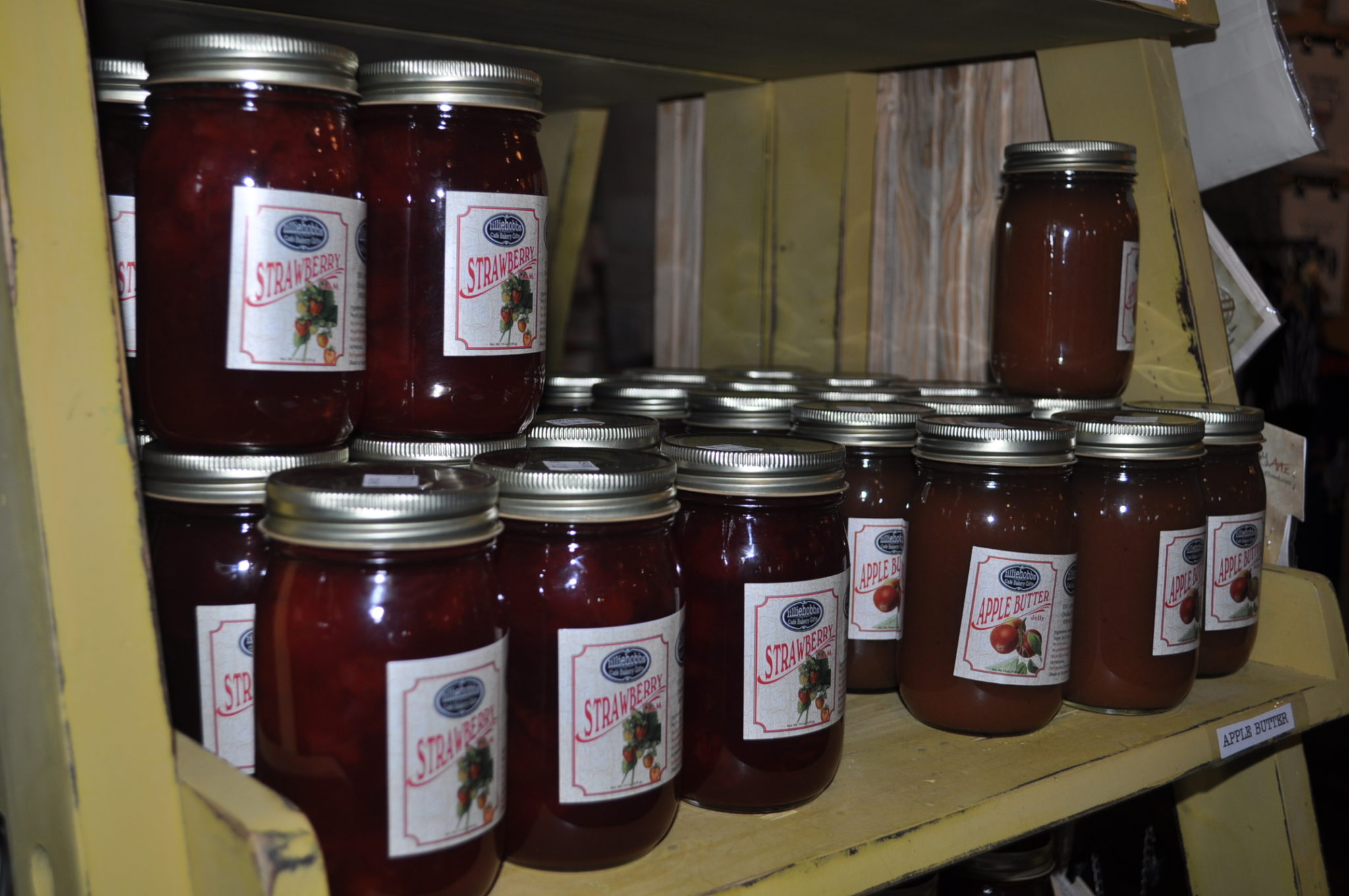 Lillie Hobbs Bakery, Lunch, Antiques, and Local Art just south of