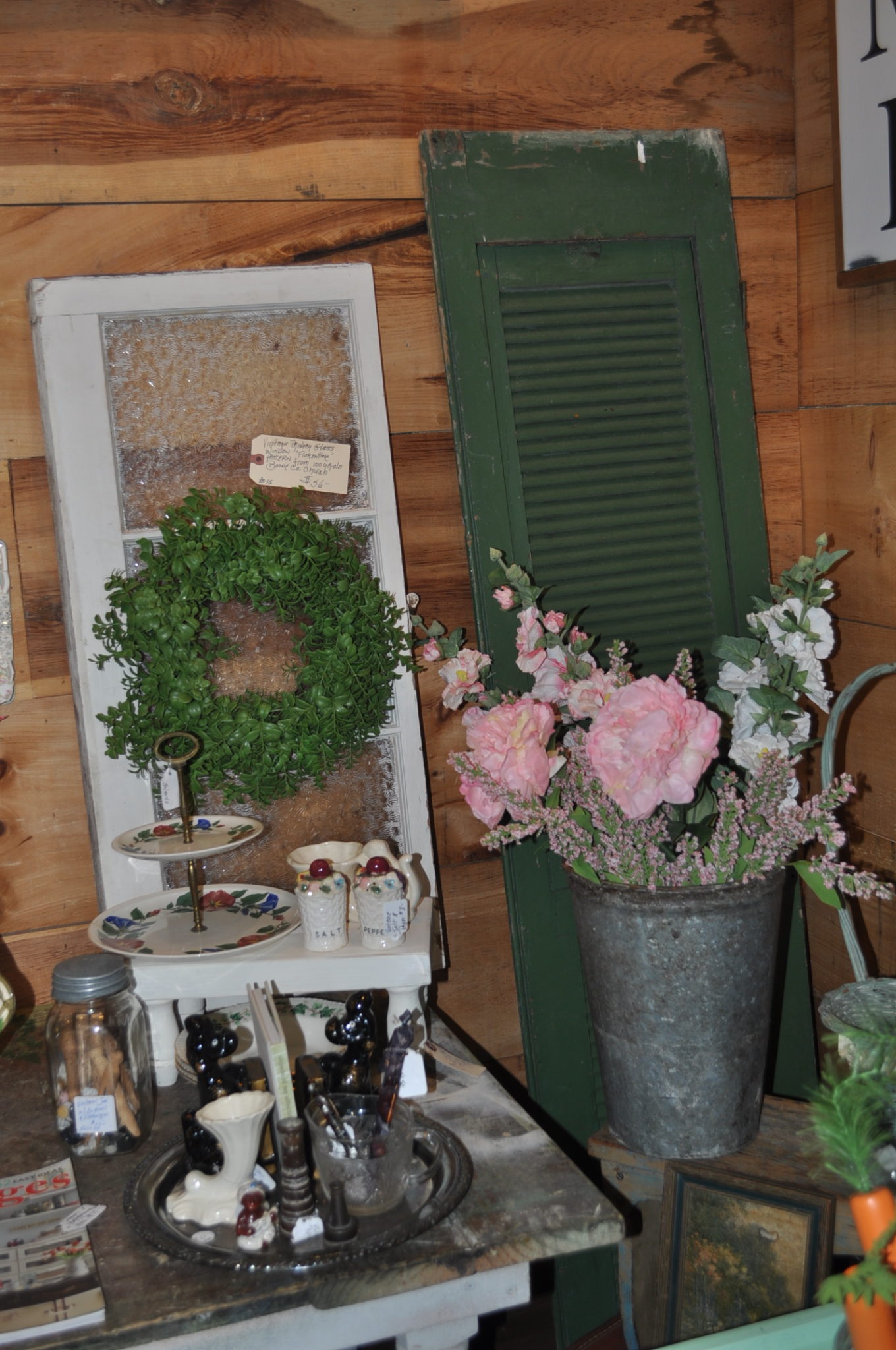 Lillie Hobbs Bakery, Lunch, Antiques, and Local Art just south of